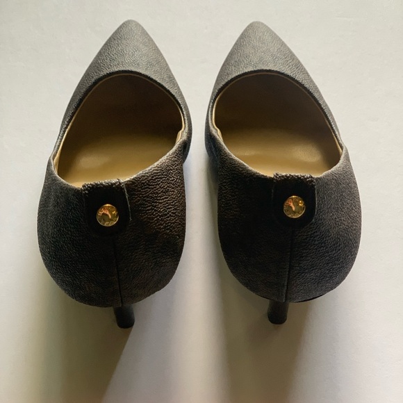 NWT MK Michael Kors flex mid pump size 8.5 brown MK design - Picture 6 of 12
